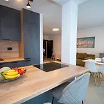 Beachfront Gabine *