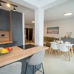 Beachfront Gabine