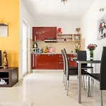 Daire Beachfront Gabine *