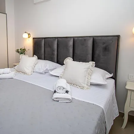 Apartment Beachfront Gabine *