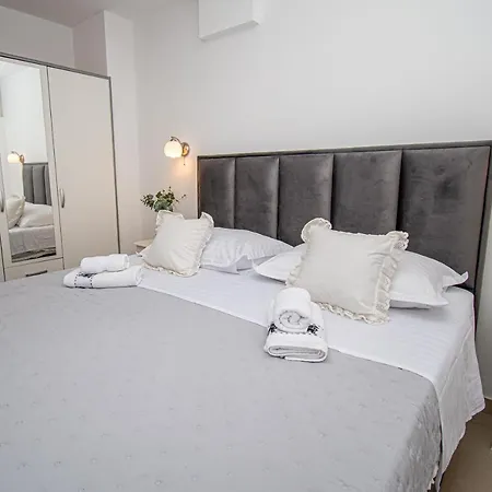 Beachfront Gabine Apartment