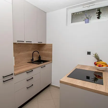 Beachfront Gabine Apartment *
