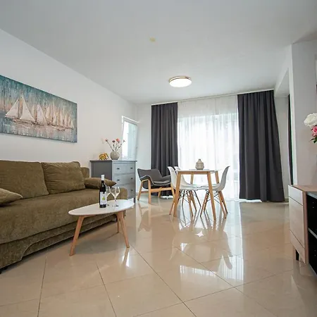 Apartment Beachfront Gabine Kastela