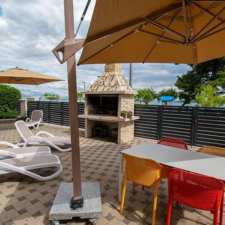 Beachfront Gabine Apartment *