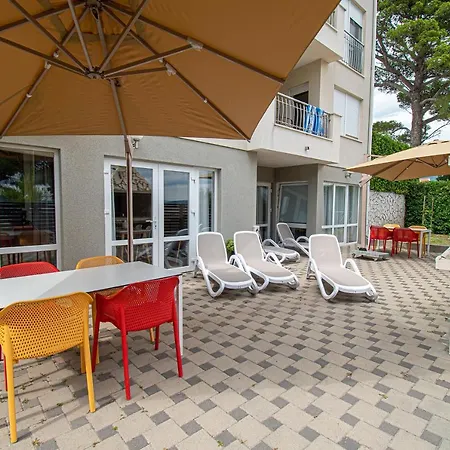 Apartment Beachfront Gabine Kastela