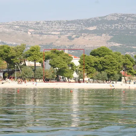 Beachfront Gabine Apartment *