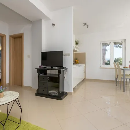 Apartment Beachfront Gabine