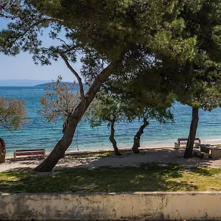 Beachfront Gabine Apartment *