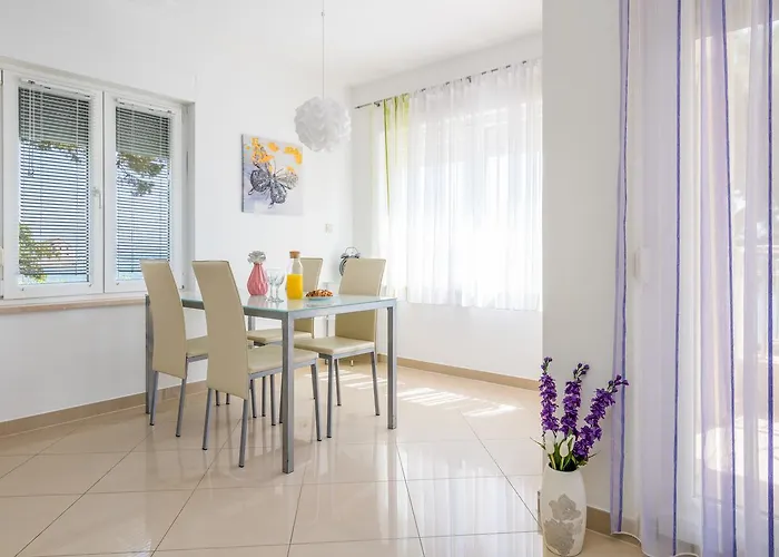 Beachfront Gabine